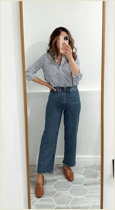 [Ad] 44 Impressive Women Jeans Outfits Casual Hacks You Need To See This Spring #womenjeansoutfitscasual Summer Business Casual Outfits, Classy Business Outfits, Black Leather Pencil Skirt, Smart Casual Women, Business Professional Outfits, Lawyer Outfit, Jeans Outfit Women, Jeans Outfit Casual, Stylish Work Attire