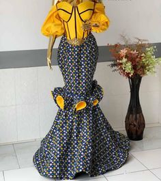 Chitenge Outfits, African Gowns, Beaded Dresses, Wedding Dresses Princess Ballgown, Ankara Designs, Fashion Traditional, African Dresses Modern, African Fashion Traditional, Fashion Sewing Tutorials