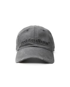 Italic cap light grey. Logo embroidered in gray. Easily adjusts to fit all sizes with an adjustable strap and metal buckle. Cold Culture, Film Crew, Gray Cap, Best Caps, Streetwear Outfit, Oversize Hoodie, Metal Buckles, Logo Embroidered, Metallica