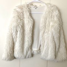 White Fluffy Sweater. Tags Are Not Included But It’s Like Brand New. Winter White Fluffy Long Sleeve Outerwear, White Fluffy Sweater, Ball Ideas, Half Cardigan, Kids Art Class, Fluffy Sweater, Art Class, Eras Tour, Kids Jacket