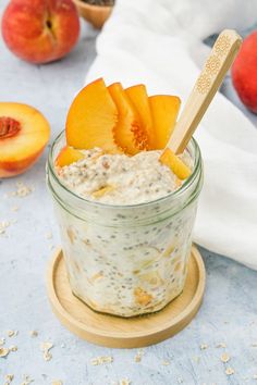 https://studentjekookt.nl/overnight-oats-met-perzik/ Vegan Diner, Happy Foods, Chia Pudding, Summer 2023, Diy Food, Sugar Scrub