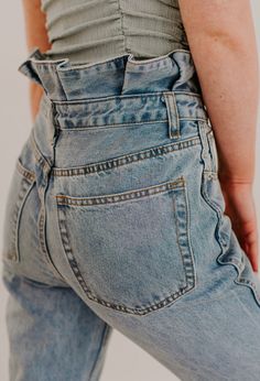 Details: Ruffle paper bag jeans Straight leg Medium wash Sizing: Runs slightly bigger Model is size 2/25 wearing a size small Ruffle Jeans, Paper Bag Jeans, Bag Jeans, Jeans Straight Leg, Jeans Straight, Levi Jeans, Paper Bag, Straight Leg, Size 2