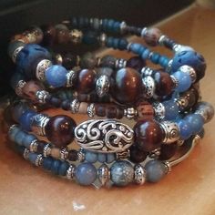 Memory Wire Jewelry, Memory Wire Wrap Bracelets, Boho Styl, Diy Collier, Beads Ideas, Blue Beaded Bracelets, Bracelet Pandora, Memory Wire Bracelet, Insect Jewelry