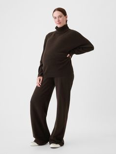 Supersoft cotton-blend maternity sweater.  Turtleneck.  Long sleeves.  Please note: Maternity styles cannot be returned in store.  Please enjoy free returns by mail.  This product was made in a factory that runs the Gap Inc.  P. A. C. E.  Personal Advancement & Career Enhancement) program.  P. A. C. E.  is our educational program that helps the women who make our clothes build the skills, knowledge, confidence & resilience needed to advance in work & life.  Learn more here.  Choose your maternity Fall Maternity Looks, Pregnant Winter Outfits, Maternity Clothes Winter, Maternity Style Fall, Classy Pregnancy Outfits, Urban Chic Outfits, Maternity Capsule Wardrobe, Pregnancy Fashion Winter, Pregnancy Fashion Fall