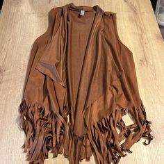 Never Worn Western Fringe Vest! Brown Tasseled Outerwear For Fall, Brown Tassel Outerwear For Fall, Fringe Outerwear For Fall Festival, Brown Tasseled Outerwear For Spring, Brown Fringe Outerwear For Spring, Western Vest, First Looks, Fringe Vest, Suede Fringe