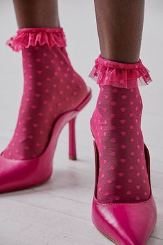 Pink Ruffled Socks For Spring, Fitted Ruffle Socks For Spring, Fitted Ruffled Socks For Summer, Fitted Sheer Summer Socks, Spring Ruffled Fitted Socks, Spring Ruffled Socks, Feminine Fitted Socks For Spring, Trendy Mesh Stockings For Spring, Fitted Feminine Socks For Spring