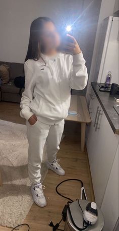 Outfit Jogging Nike, Drip Outfits Women, Tracksuit Aesthetic, Lacoste Outfit, Lacoste Tracksuit, Zara Drip, Tracksuit Outfit