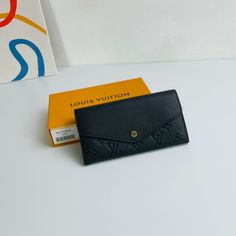 The envelope style Sarah Wallet features a meticulously embossed Monogram Empreinte leather exterior and a cleverly designed interior with numerous pockets and credit card slots. 

Size: 19×10.5×2.5cm Louis Vuitton Yayoi Kusama, Black Louis Vuitton, Louis Vuitton Capucines, Large Cosmetic Bag, Lv Purse, Lv Shoes, Medium Handbags, Lv Belt, Lv Handbags