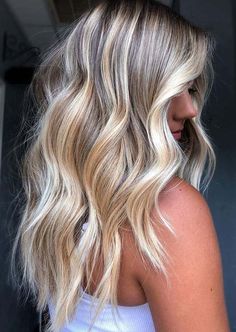 Blonde 2023, Blonde Hair Color Shades, Gorgeous Blonde Hair, Blonde Hair Colour Shades, Softball Hair, Blonde Lowlights, Hair Change, Fall Blonde Hair, Summer Blonde Hair