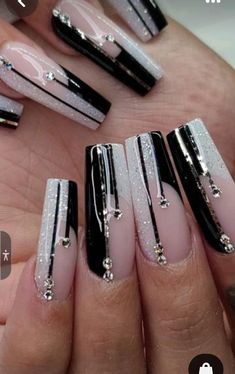 Black And White Nail, Black And White Nails, Fancy Nails Designs, Nails Design With Rhinestones, Simple Nail Art Designs, Nail Swag, White Nail