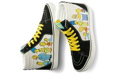 Vans and The Simpsons have come together to create a special-edition Sk8-Hi sneaker, commemorating the iconic TV family. The lateral side of the shoe depicts the Simpsons clan in the year of their creation, 1987, while the left shoe displays them in 2020. This unique design celebrates the longevity of the show and the family's enduring popularity. The upper is made from black suede, with Vans' iconic checkerboard pattern on the medial side. A gum rubber waffle outsole provides grippy traction un Shoe Display, Checkerboard Pattern, Sk8 Hi, Round Toe Heels, The Simpsons, Black Suede, Gum, The Year, Unique Design