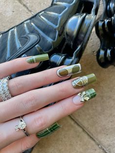 Vivienne westwood nails 🎀 Viviane Westwood Nails, Vivienne Westwood Inspired Nails, Vivienne Westwood Nails Art, Vivien Westwood Nails, Daria Nails, Vivienne Westwood Hair, Vivienne Westwood Nails, Westwood Nails, Vivienne Westwood Fashion