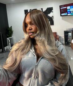 Dark Root Blonde, Root Blonde, Blonde Hair Types, Ash Blond, Classy Hair, Sew In Wig, Blonde Updo, Black Ponytail Hairstyles