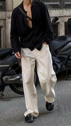 Male Styles Aesthetic, Men Cream Pants Outfit, Men Summer Fashion 2023, Outfit Streetwear Boy, Museum Date Outfit Men, Man Fashion 2023, Male Outfits Ideas, Aesthetic Outfits Men Summer, Male Summer Outfits