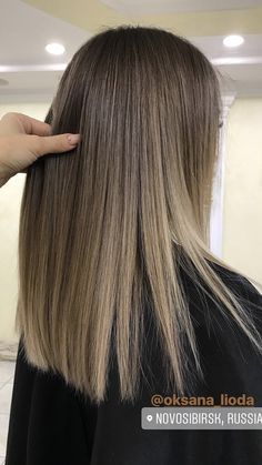 One Length Hair, Brown Hair Inspiration, Mushroom Hair, Warm Scarves, Black Hair Balayage, Brown Hair Inspo, Brunette Hair With Highlights, Dyed Natural Hair, Brown Hair Balayage