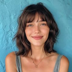 Short Hair Bangs Brunette, Bangs For Shag Haircut, Double Fringe Bangs, Soft Shag Haircut Short With Bangs, Shag Bixie With Bangs, Short Wispy Bangs Short Hair, Drape Bangs Medium Hair, Wavy Shag Haircut With Bangs, Bangs With Short Forehead