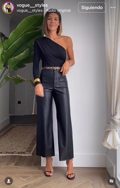 Chic Black Outfits Classy, 80s Concert Outfit, Going Out Outfit Aesthetic, Winter Night Out Outfit Bar, Outfit Festa, Leather Pants Outfit Going Out, Boho Winter Outfits, Summer Night Outfit, Knit Cardigan Pattern