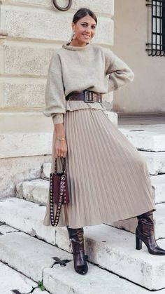 #beigeaesthetic Skirt And Sweater, Skirt And Boots, Skirts Outfits, Chique Outfits, Skirts With Boots, Pleated Skirts, Winter Skirt, Looks Chic