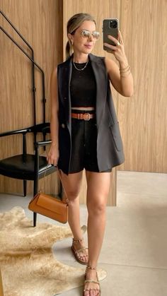 Chic Outfits Edgy, Smart Casual Work Outfit Women, Vest Outfits For Women, Chic Fall Fashion, Blazer Outfits Casual, Business Casual Outfits For Work, Swimwear Online, Fashion Mistakes