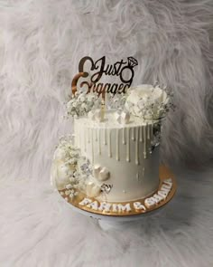 16 Unique Engagement Cake Ideas For A Memorable Engagement Party. Cake Decorating For Engagement, Cake Ideas For Engagement, Engagement Preparation Ideas, Ring Ceremony Cake Design, Cakes For Engagement Couple, Engagement Cake Designs Classy, Unique Engagement Cake, Cake For Engagement Party, Engagement Cake Ideas Elegant