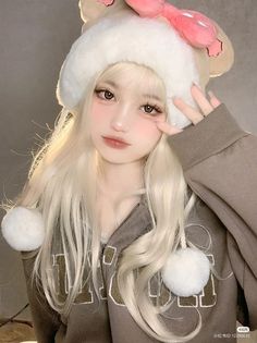 save + follow me 💞 Kawaii Girls Real, Makeup Ala Korea, Medium Long Haircuts, Hair And Beauty, Uzzlang Girl, Medium Length Hair Cuts, Korean Makeup, About Hair