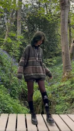 Grunge Clothes Women, Witchy Layered Outfits, Grunge Outfit Inspo Edgy, Grunge Fairycore Outfits Plus Size, Earthy Girl Aesthetic Outfits, Acedamia Aesthetic Outfits, Grunge Hippie Aesthetic Outfit, Earth Grunge Outfits, Indie Grunge Aesthetic Outfits