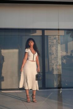 Black And White Outfit Ideas Black Women, Date Night Outfit Women Classy, White Fits Aesthetic, Summer 2024 Outfits Black Women, Modest Outfit Black Women, Black Women Elegant Outfits, Hampton Outfits Summer, Casual Dress Black Women