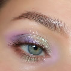 first look w pocket winter ! @cloudicos pocket winter, cosmic eyelight in demeter (PR) and i have a discount code w cloudicos now! EMMA 🥰 @natashadenonabeauty triochrome @flowerknows_global brown mascara PR #indiemakeup #indieeyeshadow #pocketwinter #eyeshadow #pastelmakeup #colorfulmakeup #funmakeup #discoverunder50k #selftaughtmua Subtle Fun Makeup, Powder Blue Eyeshadow, Light Blue Brown Eyeshadow, Frosty Blue Eyeshadow, Cosmic Eyeshadow, Cosmic Makeup, Frosted Blue Eyeshadow, Disco Makeup, Foil Eyeshadow