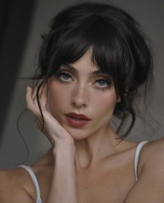 Johanna Herrstedt, Tumblr Era, Wedding Hair And Makeup, Vintage Hairstyles, Hair Dos, Hair Day, Hairstyles With Bangs, Dark Hair