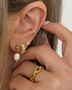 Evry Jewels, Stacked Earrings, Jewelry Accessories Ideas, Dope Jewelry, Jewelry Essentials, Jewelry Lookbook, Stacked Jewelry, Ear Rings, Girly Jewelry