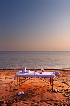 Beach Massage, Muscles Anatomy, Massage Pictures, Halkidiki Greece, Massage Therapy Business, Spa Life, Massage Business