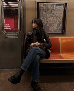 Chelsea Boots Outfit, Chelsea Boots Style, Nyc Outfits, Downtown Outfits, Elegante Casual, Mode Inspo, 가을 패션, Outfit Inspo Fall