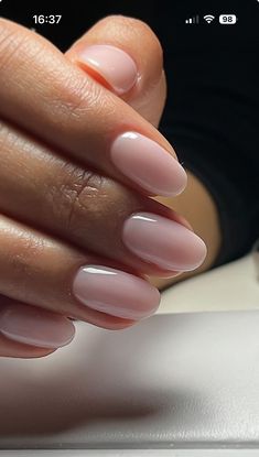 Neutral Oval Nails, Rounded Acrylic Nails, Chic Manicure, Short Press On Nails, Casual Nails, Nails Set, Round Nails, Work Study, Upgrade Your Look