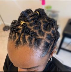 Loc Cornrows, Style Locs, Barrel Twist, Coiling Natural Hair, Cornrows Braids For Black Women, Dread Head, Natural Dreads, Black Hair Updo Hairstyles