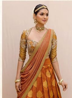 Broad Front Neck Blouse Designs, Lehanga Blouses Designs Traditional, Backless Blouse Designs, New Saree Blouse Designs, Latest Model Blouse Designs, Fashionable Saree Blouse Designs, Trendy Outfit Ideas, Blouse Design Images, Wedding Blouse Designs