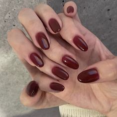 red nails nail art Classy Nail Art Ideas, Dark Red Nails, Foot Nail, Cherry Nails, Simple Gel Nails, Red Nail Polish, Pretty Gel Nails, Nail Idea