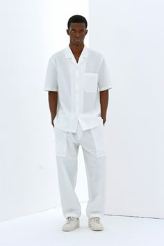 Mens Fashion 2022, Mens Fashion 2023, All White Mens Outfit, 2023 Mens Fashion, Fashion Trends Men, White Outfit For Men, Milan Fashion Week Men, Men Summer Fashion, Rotten Fruit