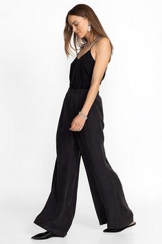 Crafted from a lightweight flowing fabric, the Corianne Easy Pants are a wardrobe essential. Featuring an elastic waist and pockets at the seam, these relaxed fit trousers are finished with a flowing flared leg. Pair with a classic tee or tank and flat leather slides for an easy polished daily look. Johnny Was Women's Corianne Easy Pant in Black, Size Large, Leather Chic Wide-leg Harem Pants, Versatile Black Viscose Bottoms, Chic Wide-leg Viscose Pants, Elegant Ankle-length Relaxed Fit Harem Pants, Chic Straight Leg Wide Leg Viscose Pants, Chic Viscose Wide Leg Straight Pants, Versatile Relaxed Fit Viscose Pants, Chic Straight Leg Rayon Pants, Chic Solid Color Relaxed Fit Harem Pants