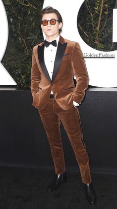 This is a Classy  2 Piece Suit by Goldenfashionstore /crafted from high quality fabric and imported materials. Our products are handcrafted by experienced tailors who make sure the that the stitching is precise, lining is proper and the overall product is sturdy enough to not go out of shape for more than a few years. Also all our products have extra margins in their length, sleeves, sides so it's easily alterable if your size changes after some time. To see more available colours and designs in Unique Mens Wedding Suits, Suits Party Wear, Outfits Suit, Suits Prom, Custom Made Suits, Suit Covers, Velvet Suit, Party Kleidung