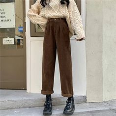 Korean Wide Leg Pants, Korean Street Wear, Corduroy Pants Outfit, Korean Pants, Pants Elegant, Black Korean, Streetwear Korean, Corduroy Pants Women