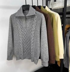 Prova il comfort di lusso del maglione a trecce Massimo. Questo elegante maglione lavorato a trecce aggiunge un tocco sofisticato a qualsiasi outfit, mantenendoti caldo e accogliente. Goditi il ​​tessuto morbido e lo stile senza tempo di questo capo classico e di lusso.

Materiale: lana, poliestere, acrilico, poliammide Korea Południowa, Woolen Sweater, Woolen Sweaters, Sweater Autumn, Jacquard Sweater, Korean Casual, Blazer Shirt, Hot Jeans, Chic Sweaters