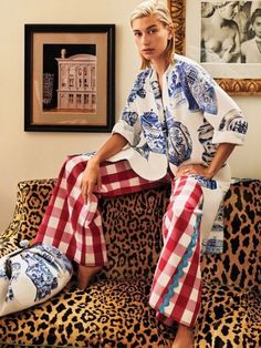 Styling Books, Anthony Baratta, Mode Prints, Bow Fashion, Afrikaanse Mode, Weekend Max Mara, Maximalism, Mode Inspo, Pullover Shirt