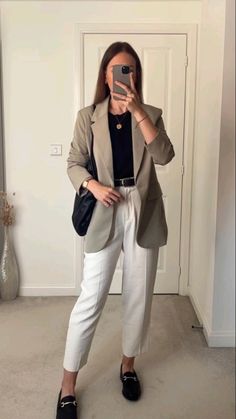 Casual Work Outfits Women, Business Professional Outfits, Smart Casual Work Outfit, Chic Business Casual, Outfits For Work, Corporate Attire, Office Casual Outfit, Professional Outfits Women, Outfit Chic