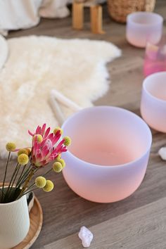 Sound Therapy Aesthetic, Crystal Singing Bowls Aesthetic, Sound Bath Aesthetic, Esthetics Instagram, Midsummer Nights Dream Party, Sound Bowls, Chakra Bowl, Website Photography, Crystal Singing Bowls