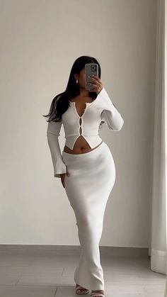 #style #stylish #outfit White Bodycon Skirt, Uk Drip, Estilo Indie, Dressy Casual Outfits, White Bodycon, Womenswear Fashion, Bodycon Skirt, Classy Casual Outfits, Stylish Outfit