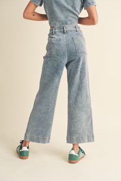 Expertly crafted from soft washed denim, these crop pants feature a beautiful light denim color that exudes effortless style. With a comfortable and lightweight fit, these pants are perfect for any occasion, making them a versatile addition to your wardrobe. Cropped Denim Pants, Curvy Jeans, Denim Color, Capri Blue, Curvy Dress, Crop Pants, Washed Denim, Colored Denim, Light Denim