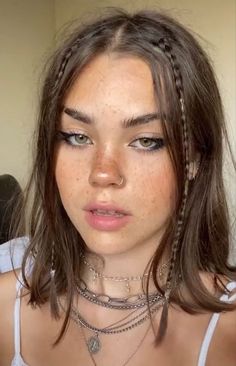 Short Bohemian Hairstyles, 00 Hairstyles, Expensive Hairstyle, Tiktok Hairstyles, Edgy Makeup, Peinados Fáciles Para Cabello Corto, Penteado Cabelo Curto, Hair Inspo Color, Grunge Hair