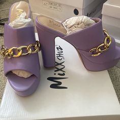 New- Women's Leather Peep-Toe Chunky Platform Chain-Link Mule Slides In Four Colors Baby Doll Lilac Purple Sizes 5.5-8.5 **Please Message Me To Make Sure Your Size Is Available Before Purchasing** Trendy Purple Block Heel Shoes, Trendy Purple Block Heel Heels, Trendy Purple Block Heels, Trendy Purple Leather Heels, Mule Slides, Shoes Sale, Chunky Platform, Lilac Purple, Peep Toe Heels