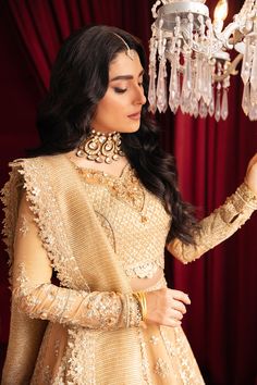 Qalamkar HR-01 Fariya Heer Ranjha Wedding Collection Original brand suit fabric and photography lite diffrance in actual print. Lehenga Plain, Lace Lehenga, Heer Ranjha, Pakistani Boutique, Pakistani Clothes Online, Lehenga Dupatta, Raw Silk Lehenga, Pakistani Designer Clothes, Pakistani Suits Online