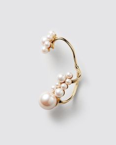 A classic ear cuff, with a modern twist and pearl details, made of soft brass, so that you can adjust the curve to fit your ear perfectly. Pearl Ear Cuff, Pearl Details, Brass Color, Everyday Fashion, Ear Cuff, Pearl Earrings, Handmade Jewelry, Twist, Cuff